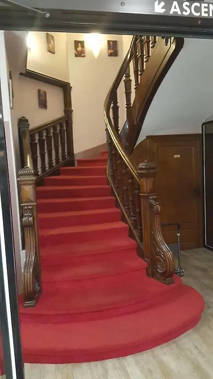 Logis Hotel Des Bourbons Montluçon 3*,