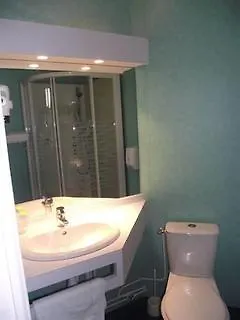 Logis Hotel Des Bourbons Montluçon 3*,