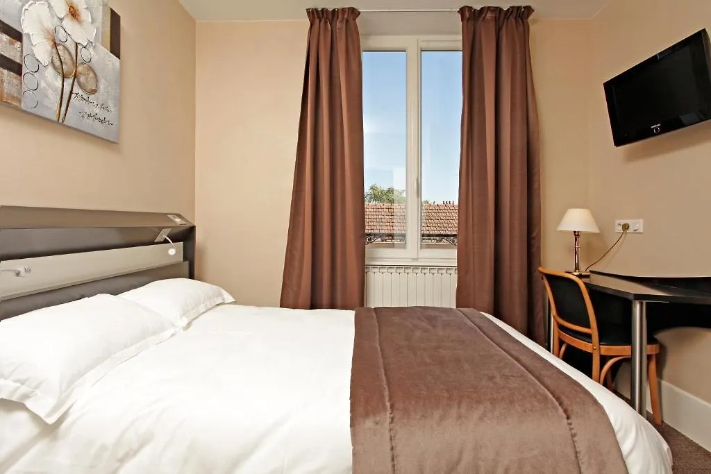 Logis Hotel Des Bourbons Монлюсон